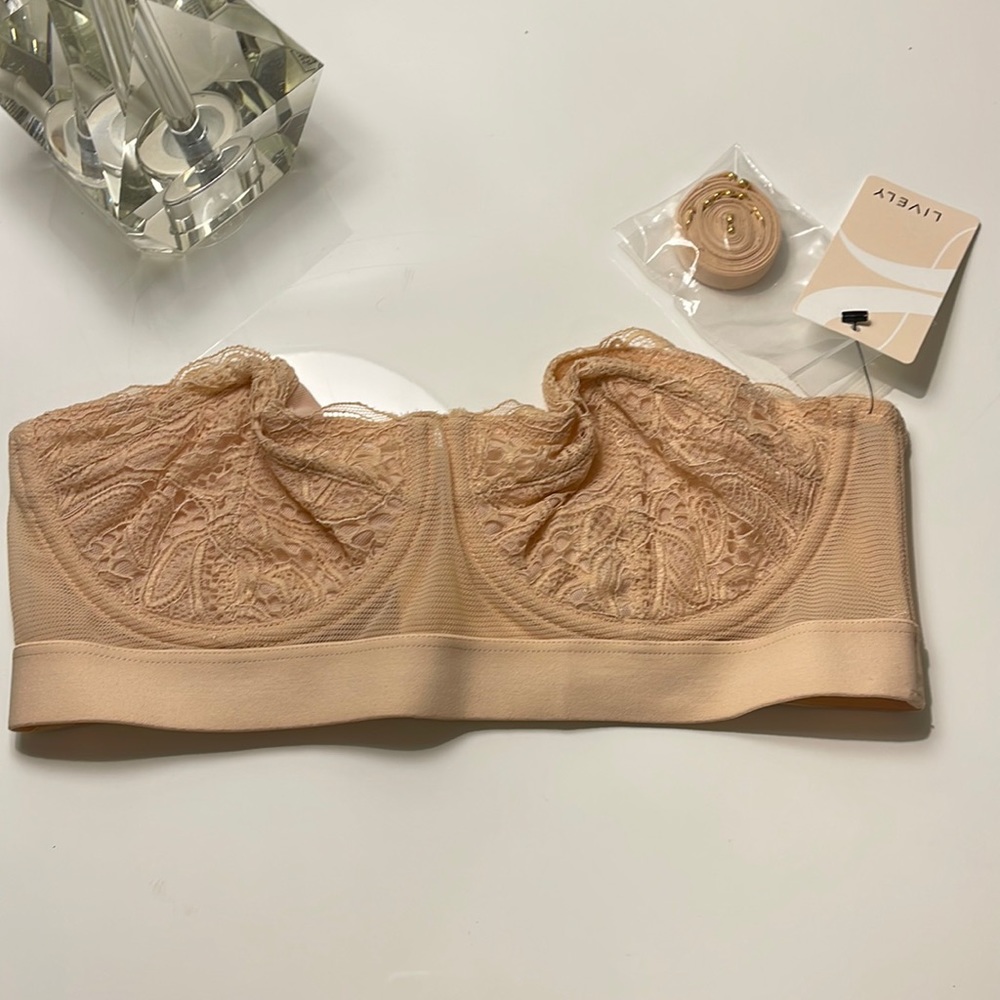 Lively Lace Bra ⭐️Removable Straps⭐️